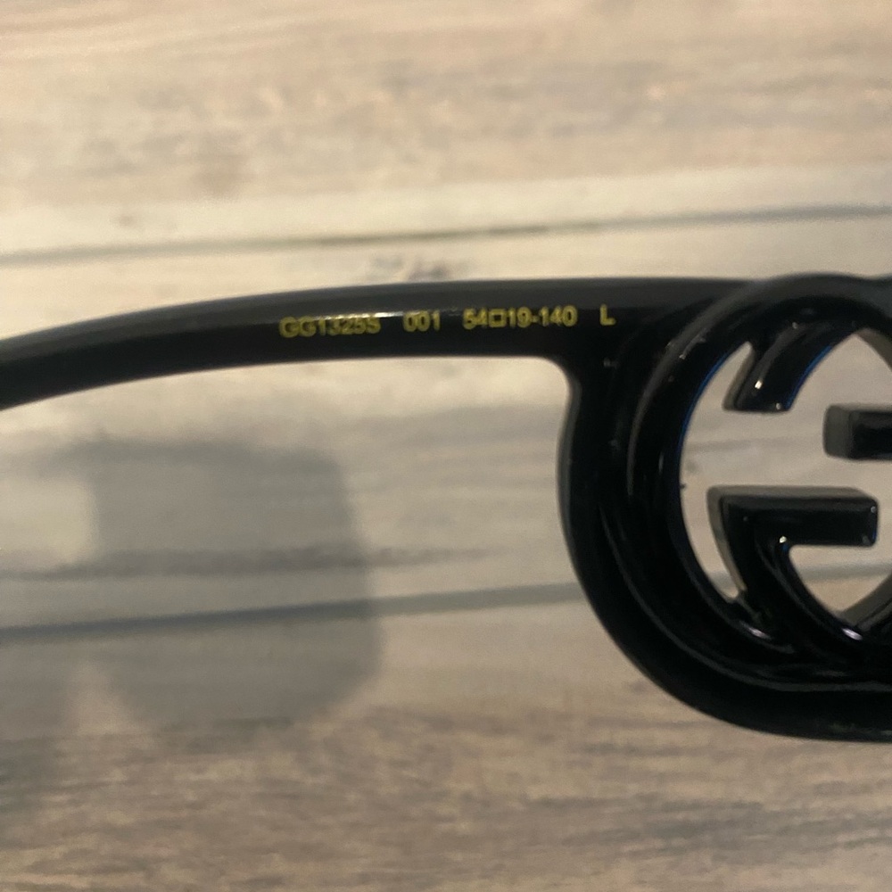 Gucci Black Rectangular Sunglasses - image 6